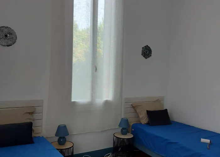 Alojamento de Acomodação e Pequeno-almoço La Tuilerie 3*