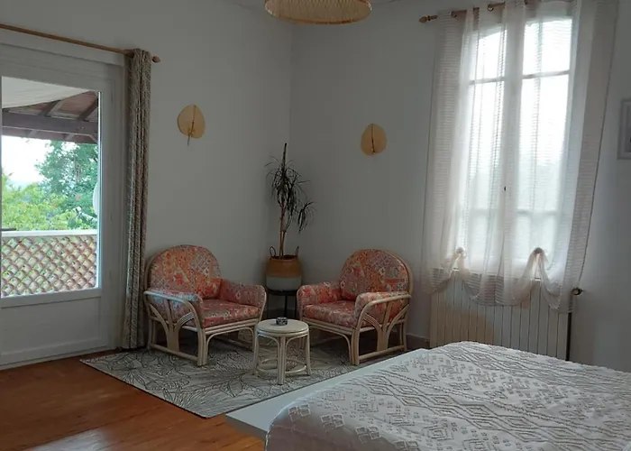 La Tuilerie Alojamento de Acomodação e Pequeno-almoço 3*